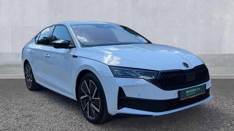Moon white Used 2025 Skoda Octavia SportLine Hatchback | £28,325 - Image 1/4