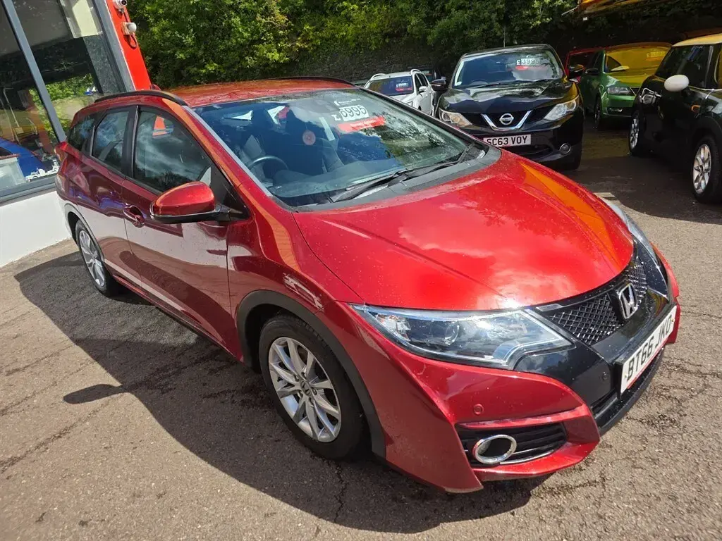 Used Honda Civic SE Plus 120 HP (88 kW) 2016 Red Estate