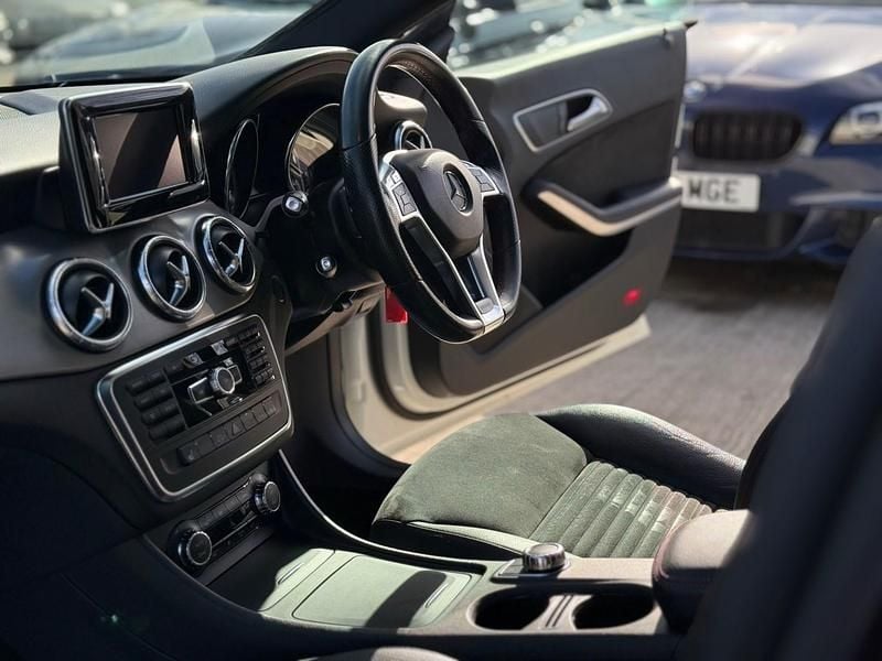 Used Mercedes CLA220 AMG 170 HP (125 kW) 2014 White Sedan