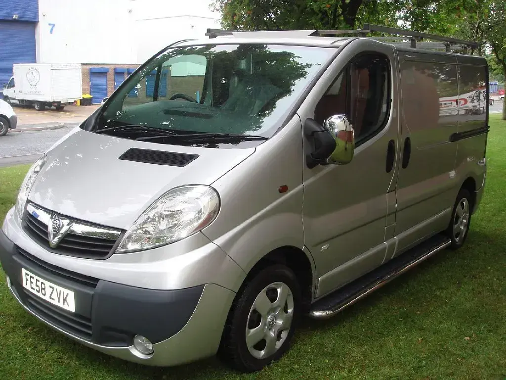 Used Vauxhall Vivaro Sportive 115 HP (84 kW) 2008 Silver MPV