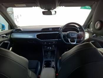 Begagnad Audi Q3 Advanced 190 HK (139 kW) 2019 Blå SUV