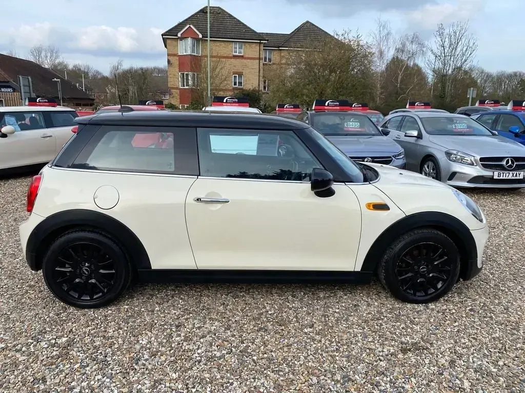 Usado Mini Cooper Hatch 136 CV (100 kW) 2014 Blanco Utilitario