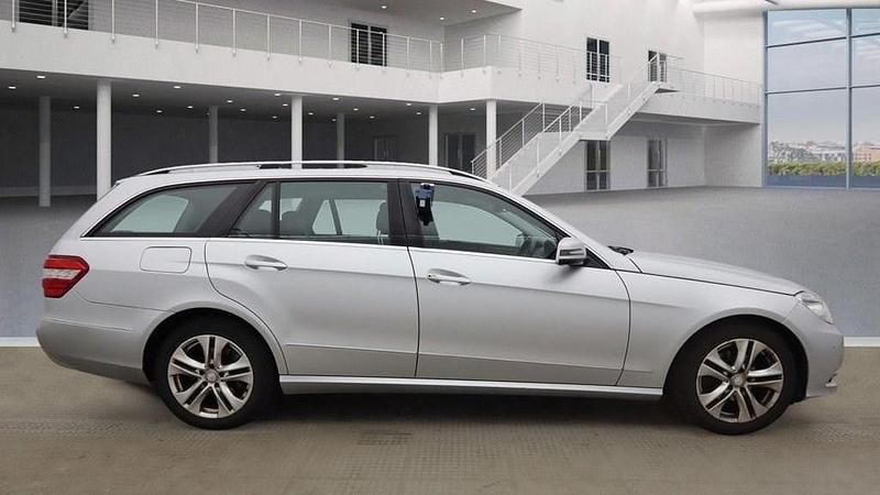 Used Mercedes E220 Avantgarde 170 HP (125 kW) 2012 Silver Estate