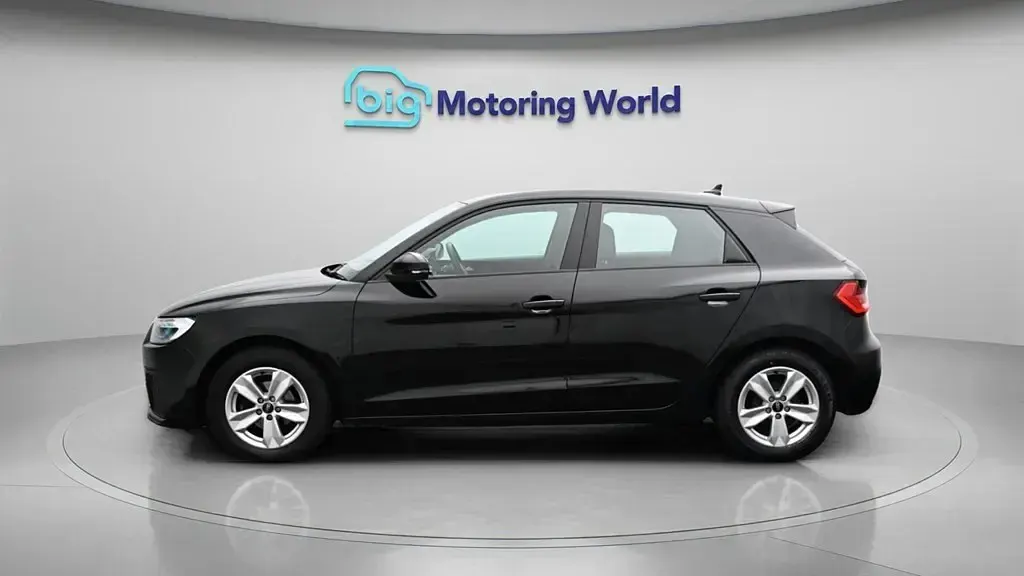 Second-hand Audi A1 Sportback 95 CP (69 kW) 2023 Negru Hatchback