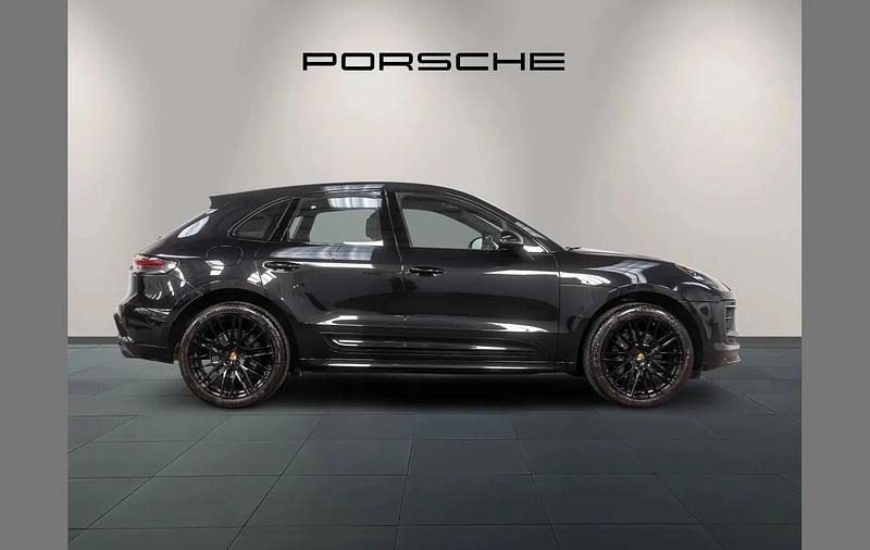 Used Porsche Macan 261 HP (191 kW) 2022 Black SUV