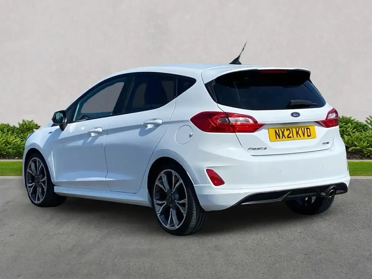 Used Ford Fiesta ST-Line X 125 HP (91 kW) 2021 White Hatchback