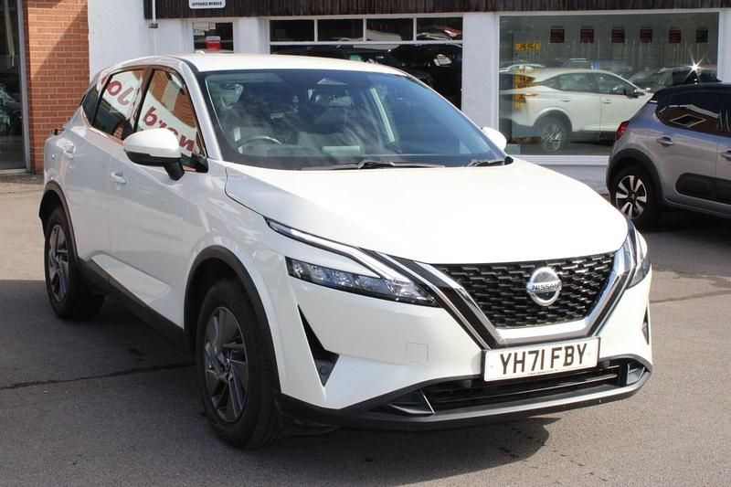 Used Nissan Qashqai Acenta Premium 2021 White SUV