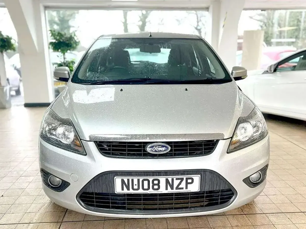 Used Ford Focus Zetec 2008 Silver Hatchback