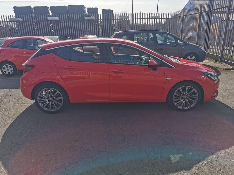 Used Vauxhall Astra SRi 136 HP (100 kW) 2015 Red Hatchback