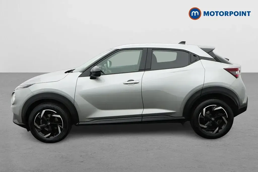 Used Nissan Juke N-Connecta 114 HP (83 kW) 2023 Silver SUV