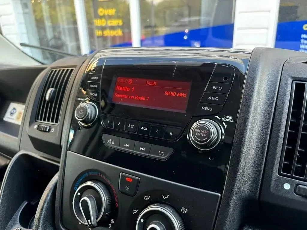 Second-hand Peugeot Boxer 165 CP (121 kW) 2020 Alb Van