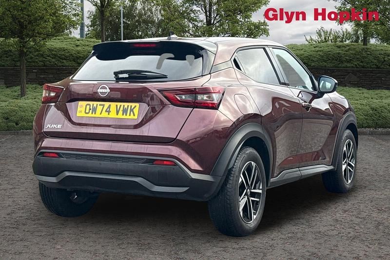 Used Nissan Juke N-Connecta 114 HP (83 kW) 2025 Red SUV