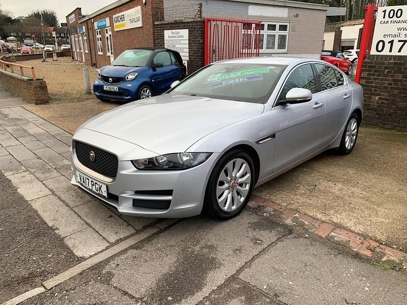 Used Jaguar XE Prestige 163 HP (119 kW) 2017 Silver Sedan