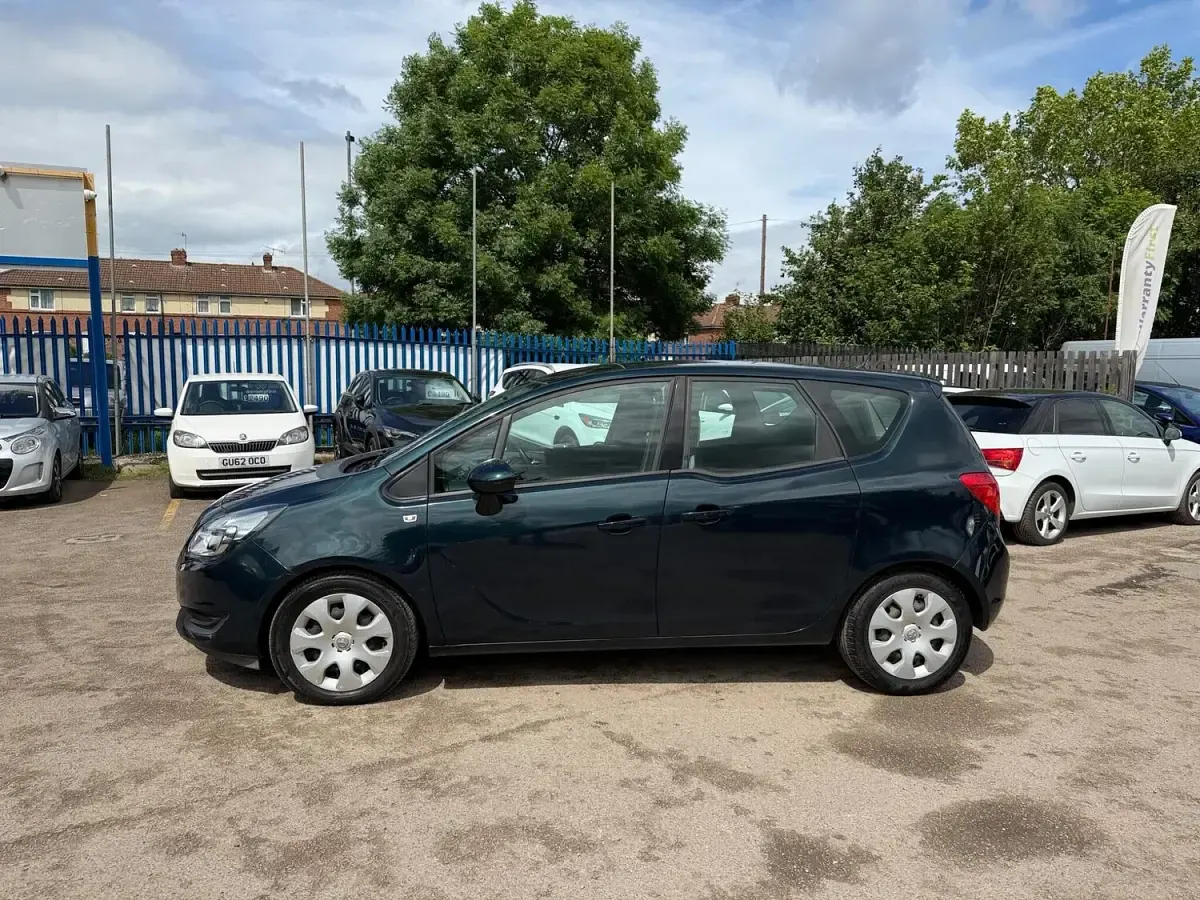 Used Vauxhall Meriva 2015 Green MPV
