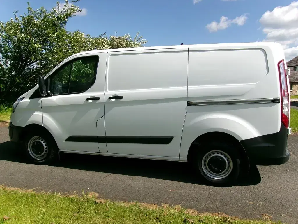 Usado Ford Transit Custom 105 HP (77 kW) 2017 Branco Van