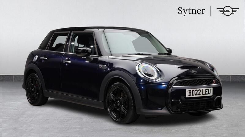 Black Used 2022 Mini Cooper S Classic Hatchback | £18,500 (Good price) - Image 1/4