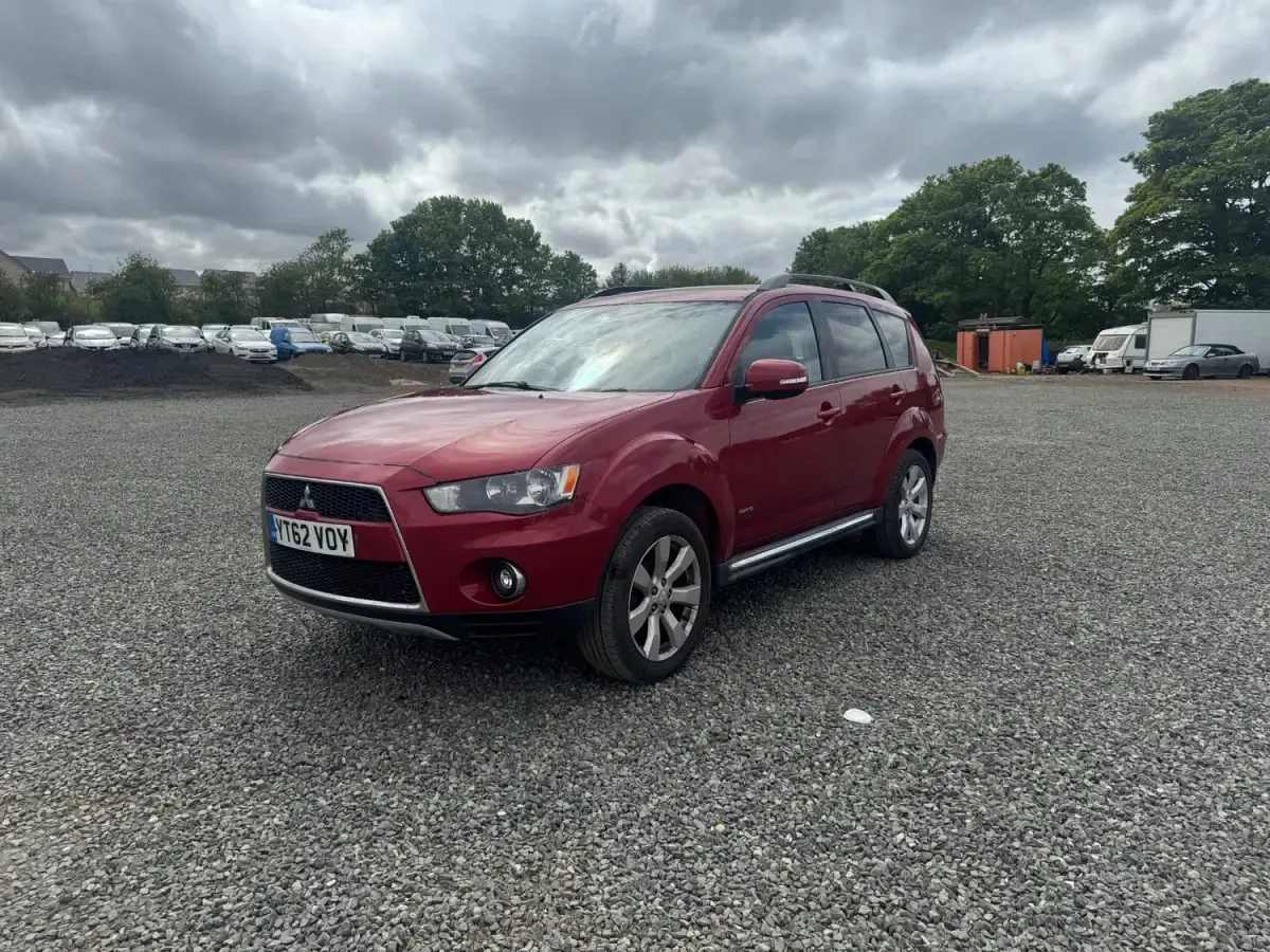 Usado Mitsubishi Outlander 174 HP (127 kW) 2012 Vermelho SUV