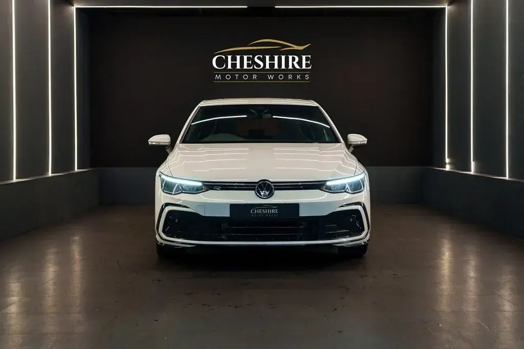 Used VW Golf VIII R-line 150 HP (110 kW) 2023 White Hatchback
