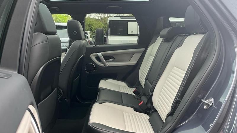 Second-hand Land Rover Discovery Sport HSE Dynamic 204 CP (150 kW) 2024 Albastru SUV