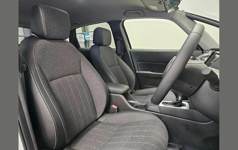 Used Honda Jazz Advance 120 HP (88 kW) 2024 White Hatchback