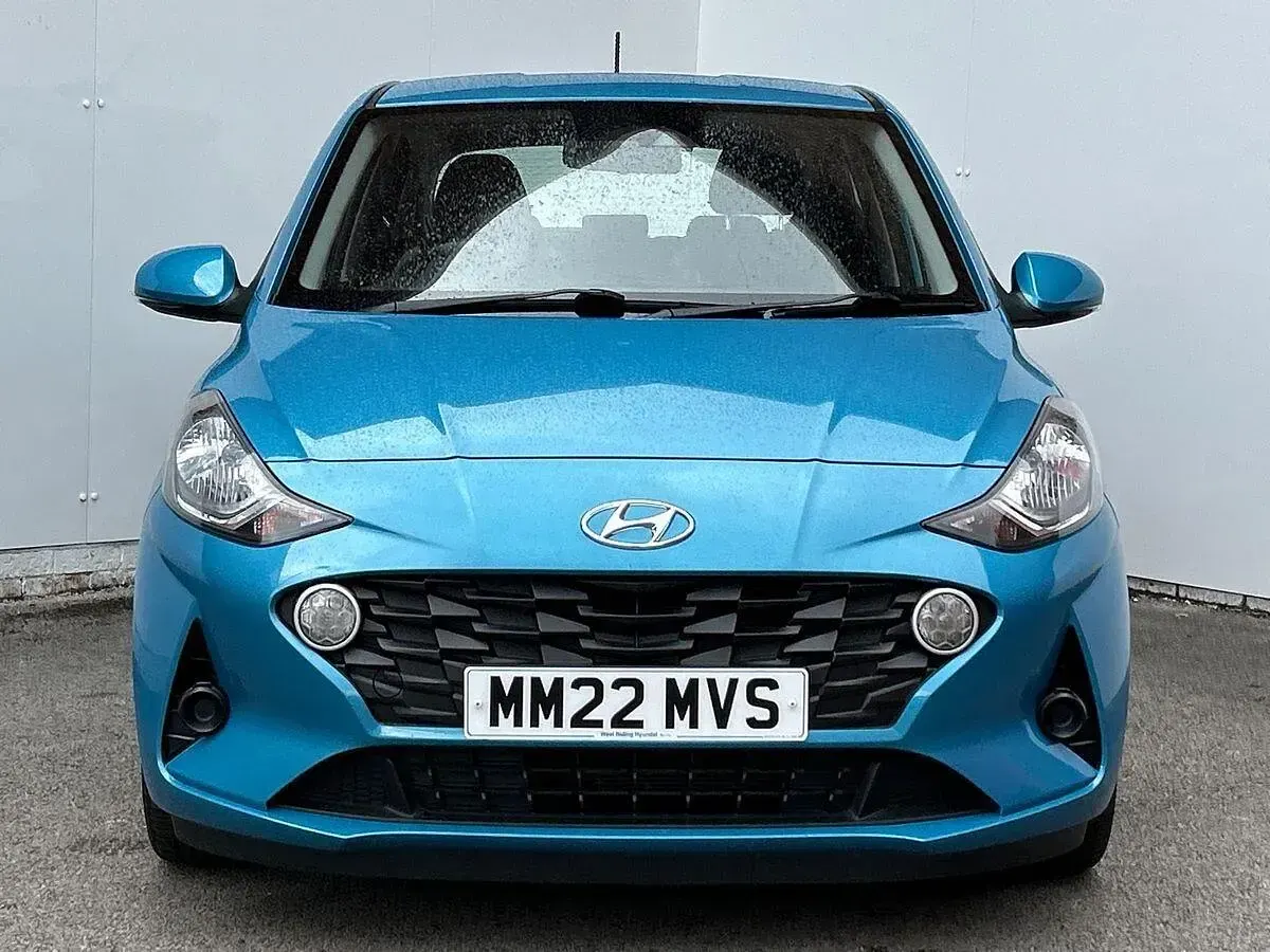 Used Hyundai i10 SE 67 HP (49 kW) 2022 Blue Hatchback