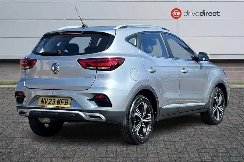 Usado MG ZS Excite 111 HP (81 kW) 2023 Prateado SUV