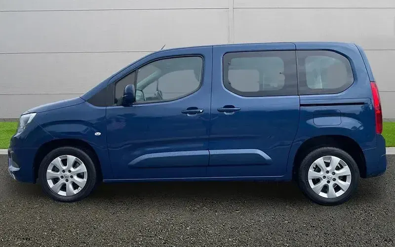 Used Vauxhall Combo S 131 HP (96 kW) 2019 Blue MPV
