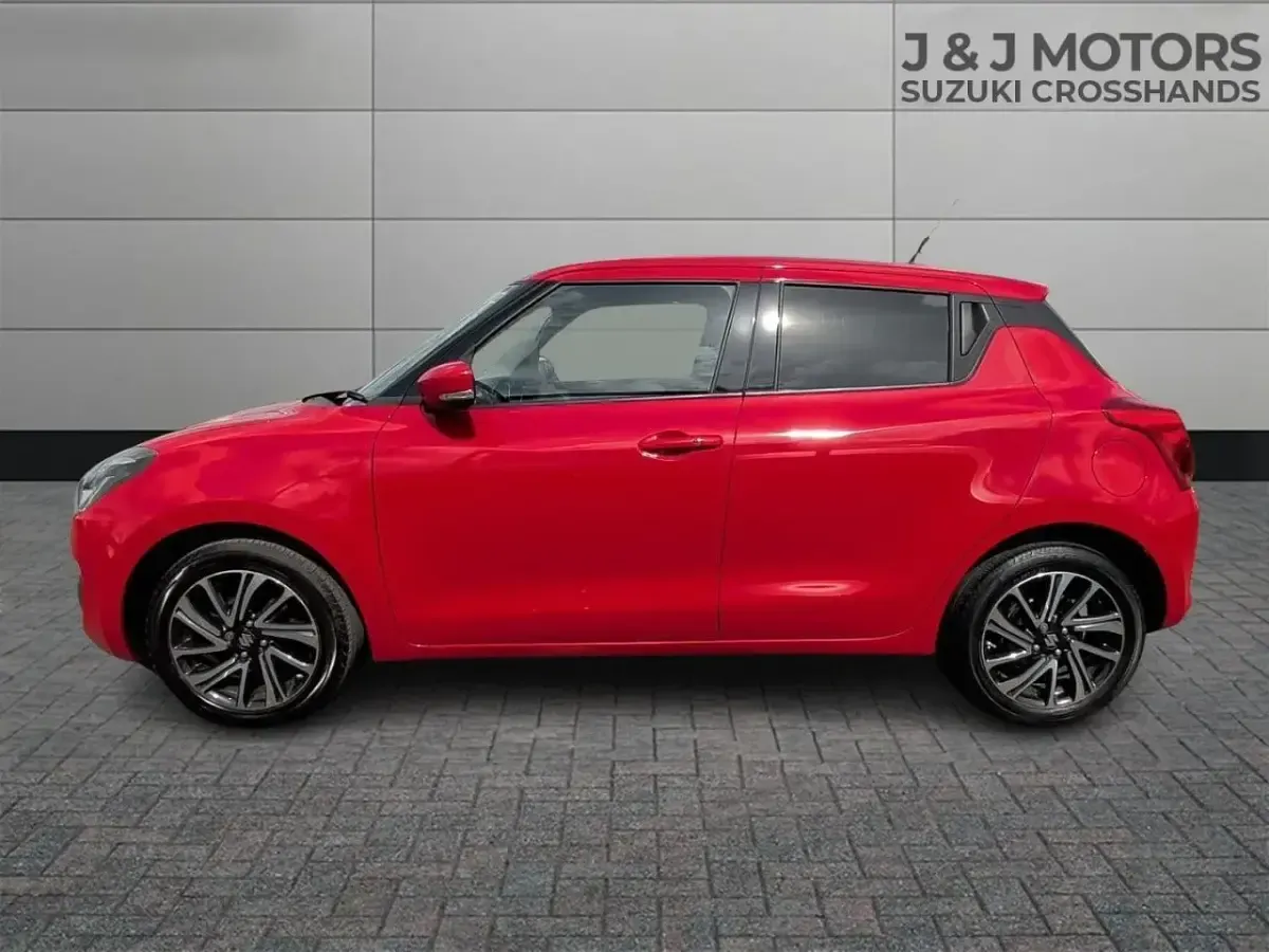 Used Suzuki Swift SZ5 83 HP (61 kW) 2022 Red Hatchback