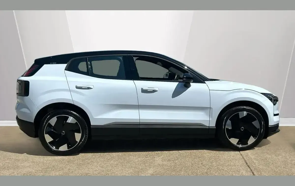Used Volvo EX30 Performance 310 kW (422 HP) 2024 Blue SUV