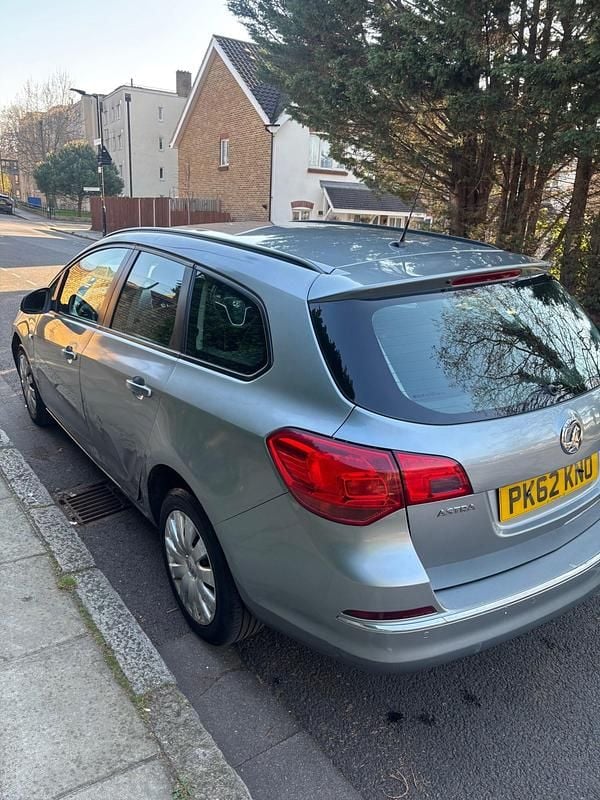 Used Vauxhall Astra 115 HP (84 kW) 2012 Silver Estate