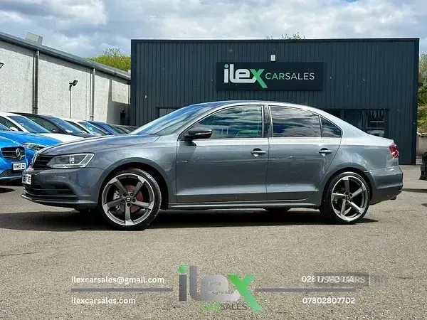 Begagnad VW Jetta S 2016 Grå Sedan