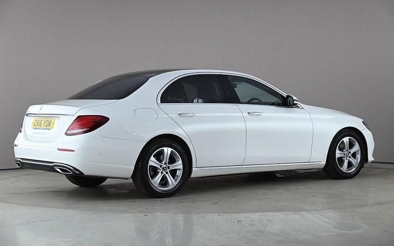 Begagnad Mercedes E220 Premium 194 HK (142 kW) 2019 Sedan