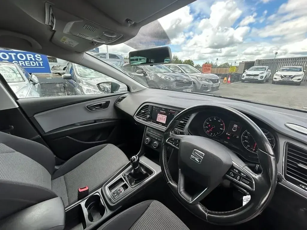 Używany Seat Leon SE Dynamic 110 KM (80 kW) 2017 Szary Hatchback