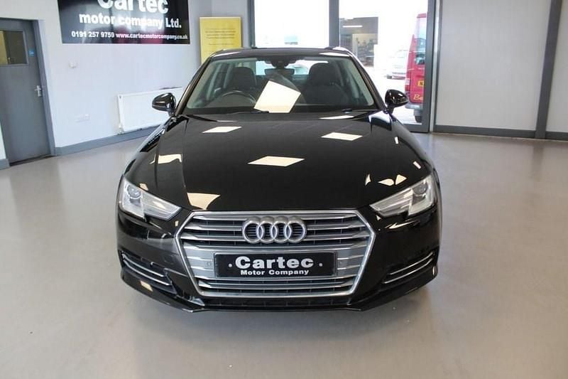 Used Audi A4 Comfort 190 HP (139 kW) 2017 Black Sedan