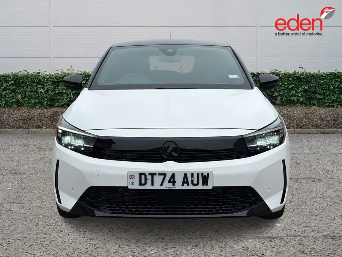 Used Vauxhall Corsa 101 HP (74 kW) 2024 White Hatchback