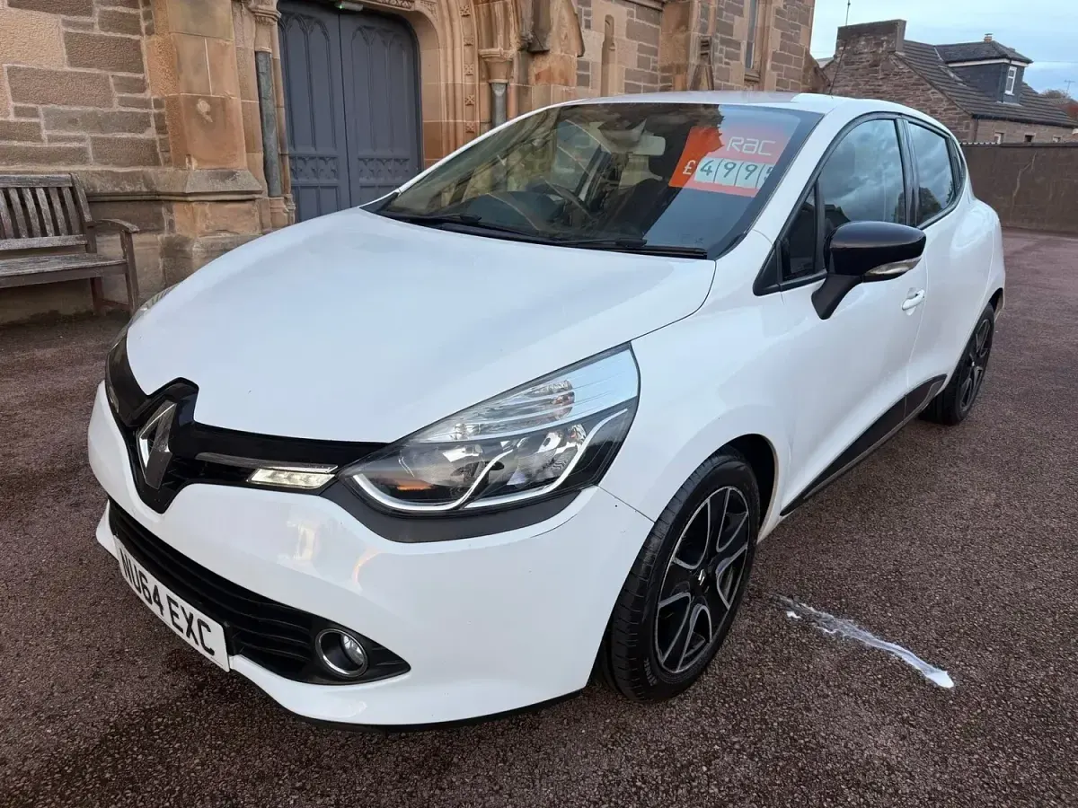 Used Renault Clio IV Dynamique 90 HP (66 kW) 2014 White Hatchback