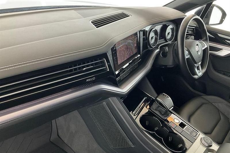 Used VW Touareg R-line 286 HP (210 kW) 2019 Black SUV