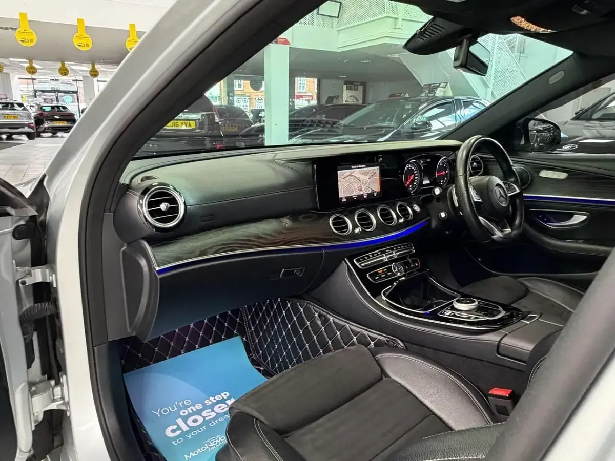 Gebraucht Mercedes E220 AMG line 2017 Silber Limousine