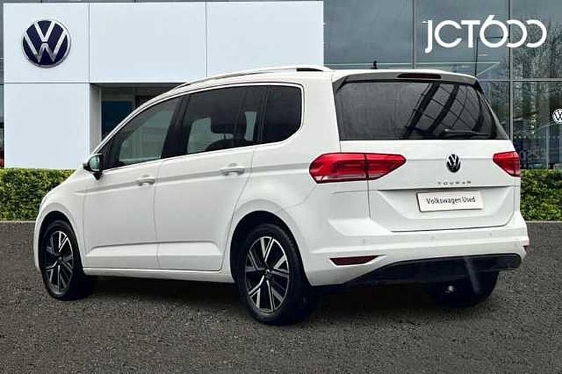 Used VW Touran SEL 150 HP (110 kW) 2023 White MPV