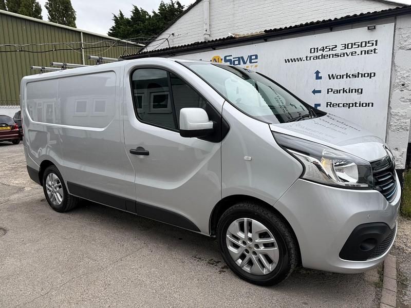 Silver Used 2016 Renault Trafic Van | £10,995 (Fair price) - Image 1/4