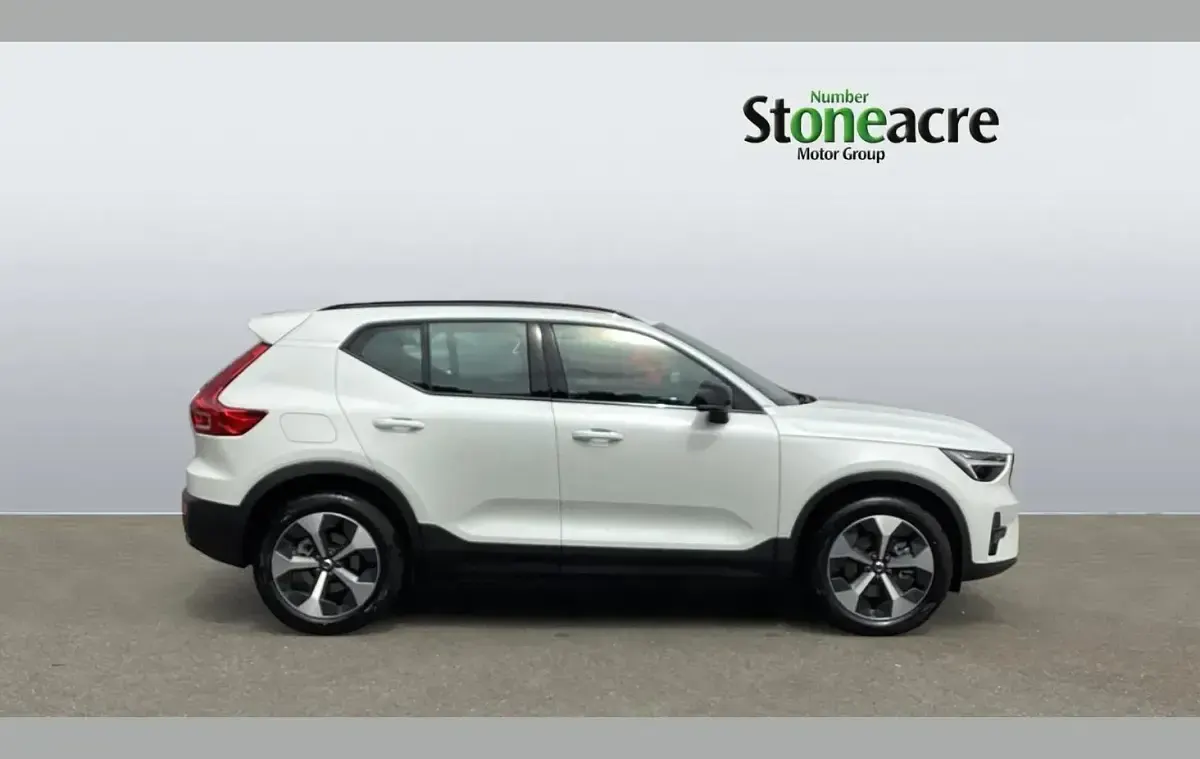 New Volvo XC40 Plus 161 HP (118 kW) 2026 White SUV
