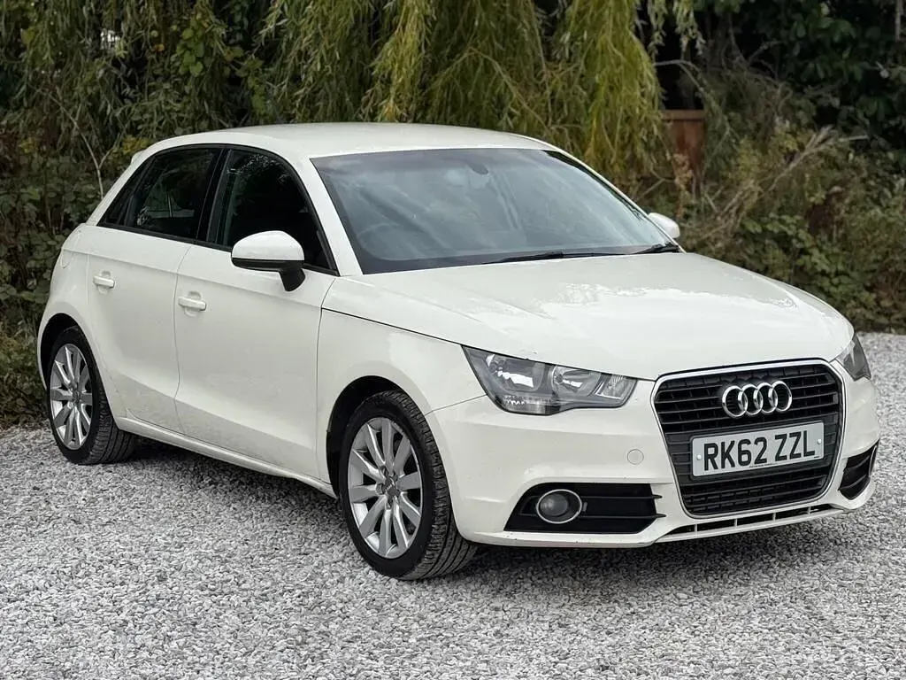 Usado Audi A1 Sport 105 HP (77 kW) 2012 Branco Citadino