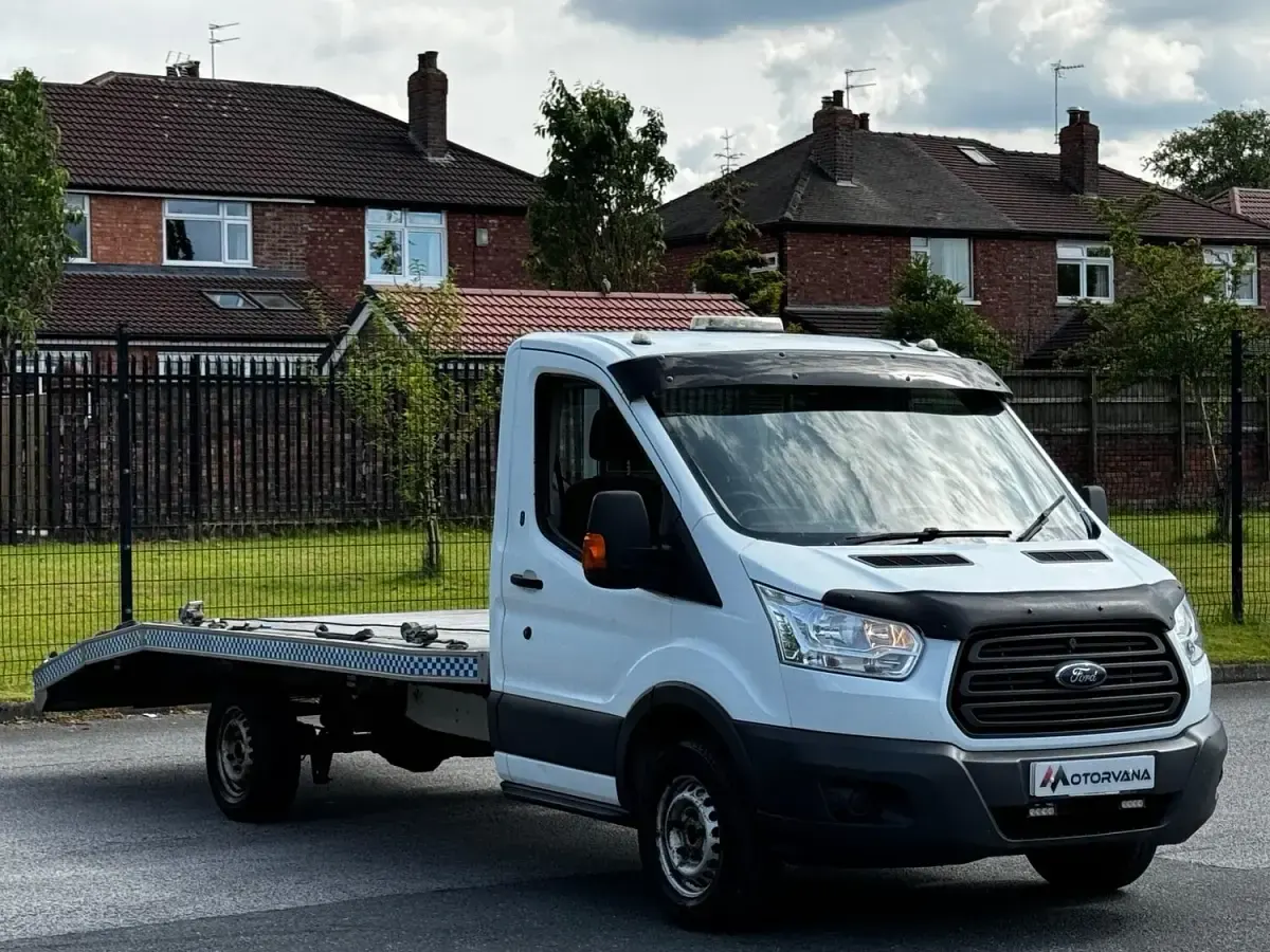 Used Ford Transit 125 HP (91 kW) 2015 White Cabriolet