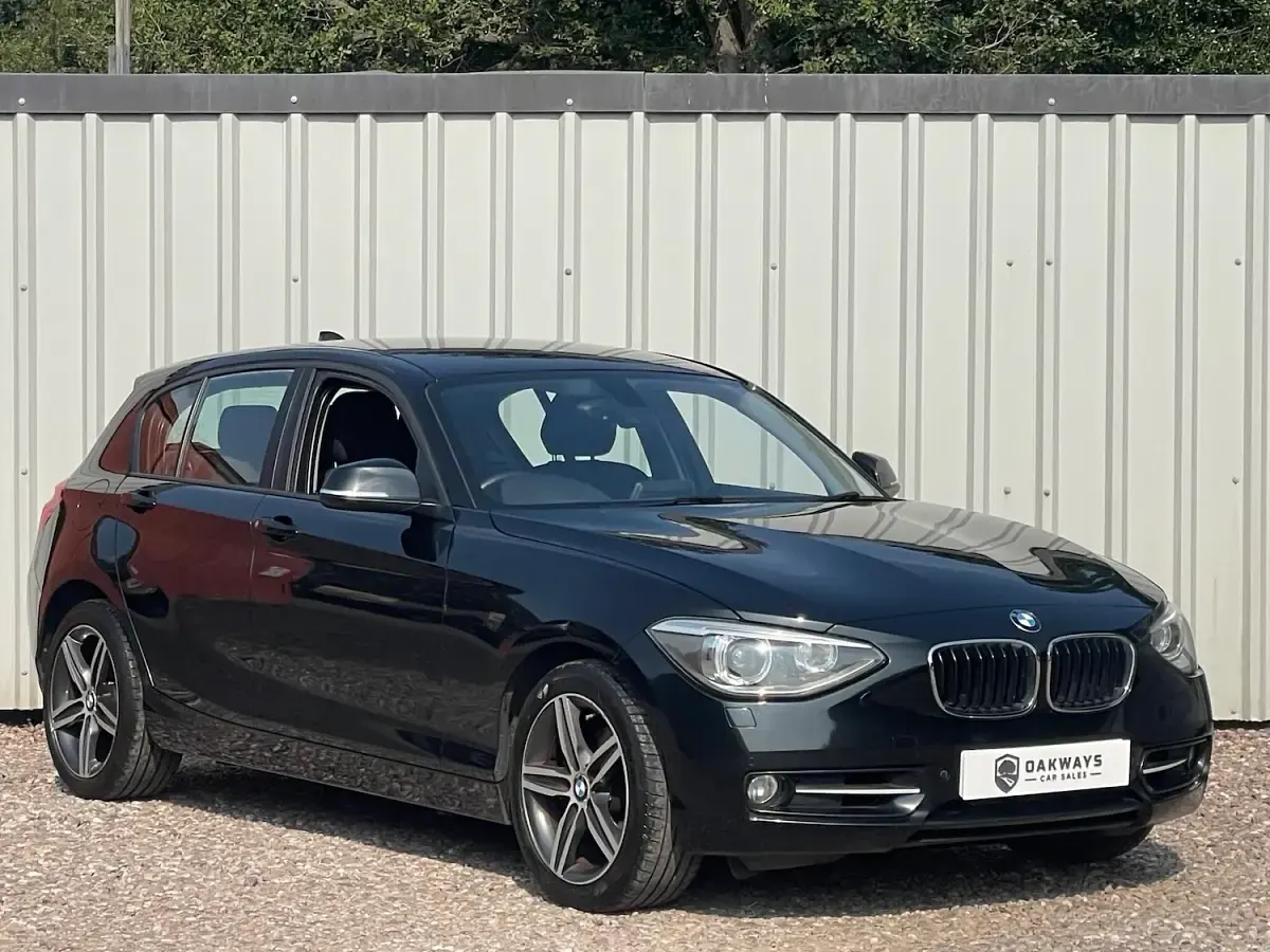 Used BMW 118 Sport Line 170 HP (125 kW) 2013 Black Hatchback