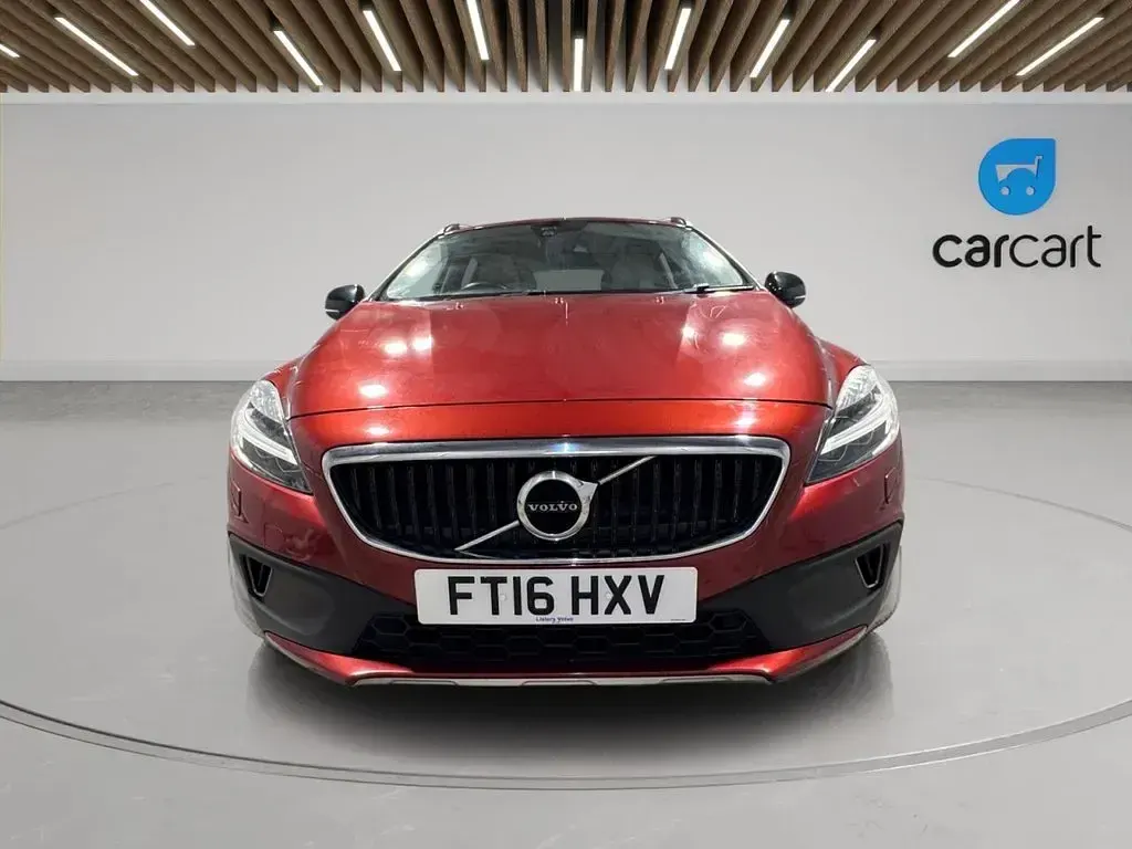 Used Volvo V40 Pro 152 HP (111 kW) 2016 Red Hatchback