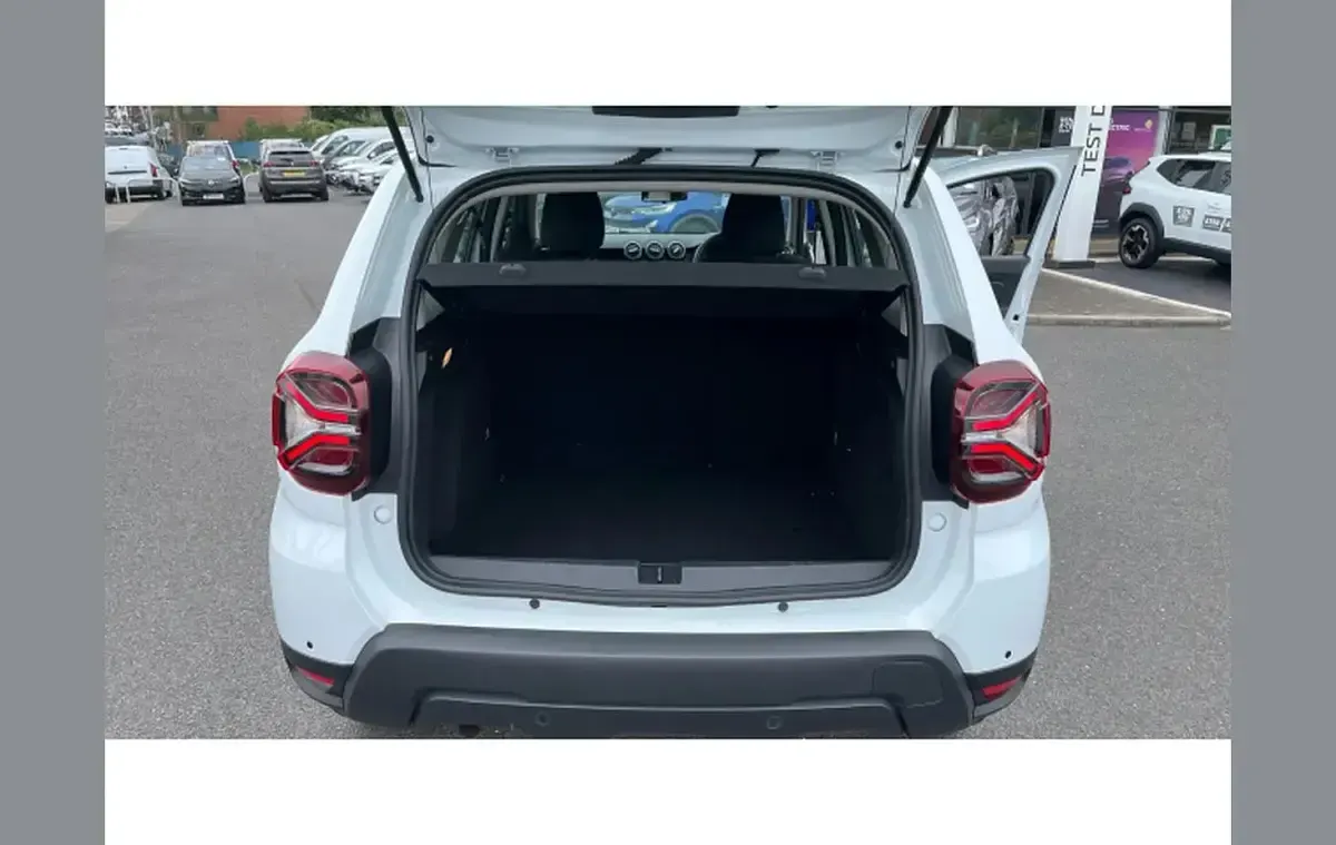 Used Dacia Duster Expression 130 HP (95 kW) 2023 White SUV