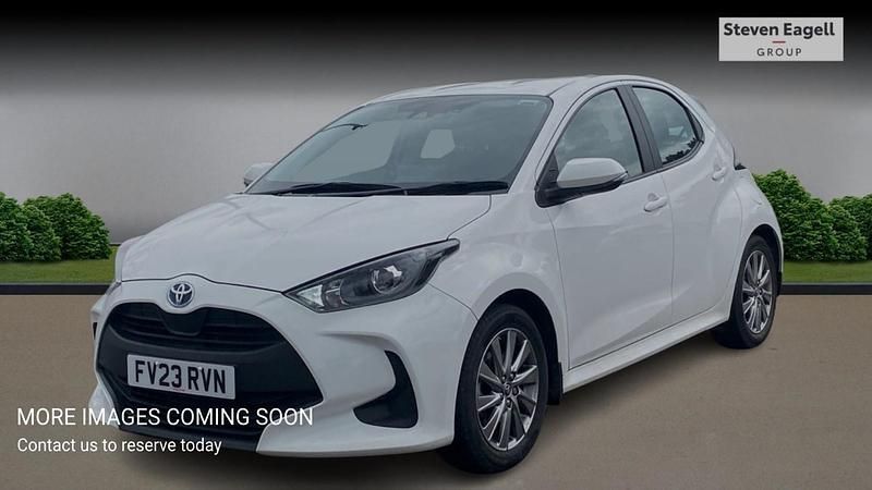 Used Toyota Yaris Hybrid 2023 White Hatchback