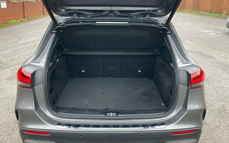 Used Mercedes GLA180 AMG Line Premium Plus 136 HP (100 kW) 2022 SUV