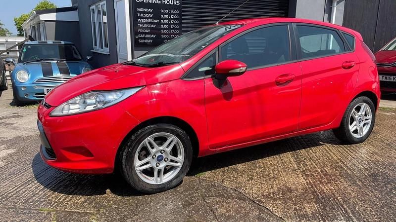 Used Ford Fiesta 81 HP (59 kW) 2011 Red Hatchback