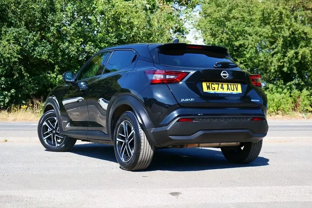 Used Nissan Juke N-Connecta 143 HP (105 kW) 2024 Black SUV